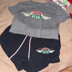 Central Perk Gray and Black Lounge Set